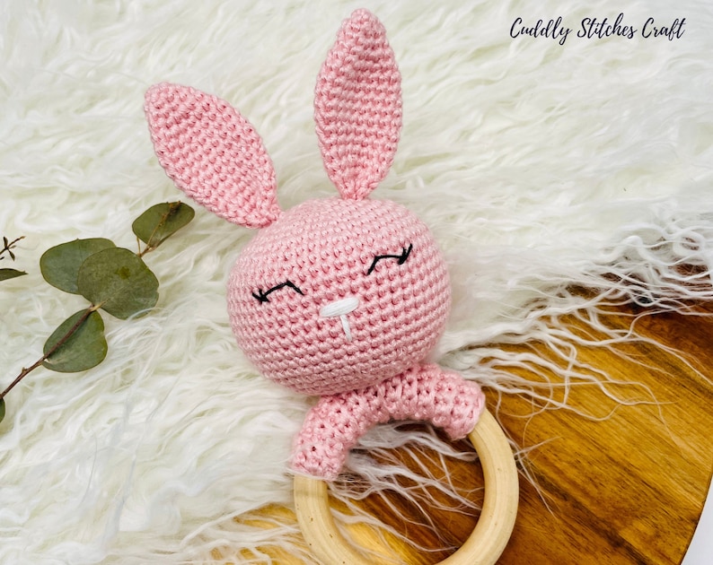 Sleepy bunny crochet rattle pattern, crochet baby rattle, crochet wooden rattle, Amigurumi bunny pattern image 8