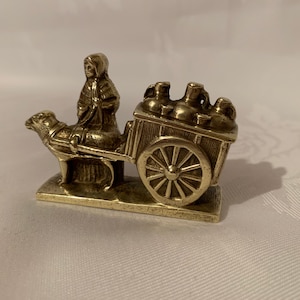 Vintage Mini Metal Brass Drinks Milk Seller Delivery with Dog Drawn Cart Gifts Home Decor Ornament Present