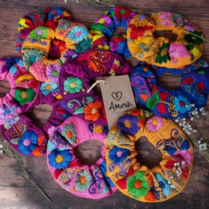 Cute Hand Embroidered Mexican Scrunchies, Hair Ties Bracelet, 90s Fashion Gift for friend, Boho Scrunchies for women, Mexican Folk Art