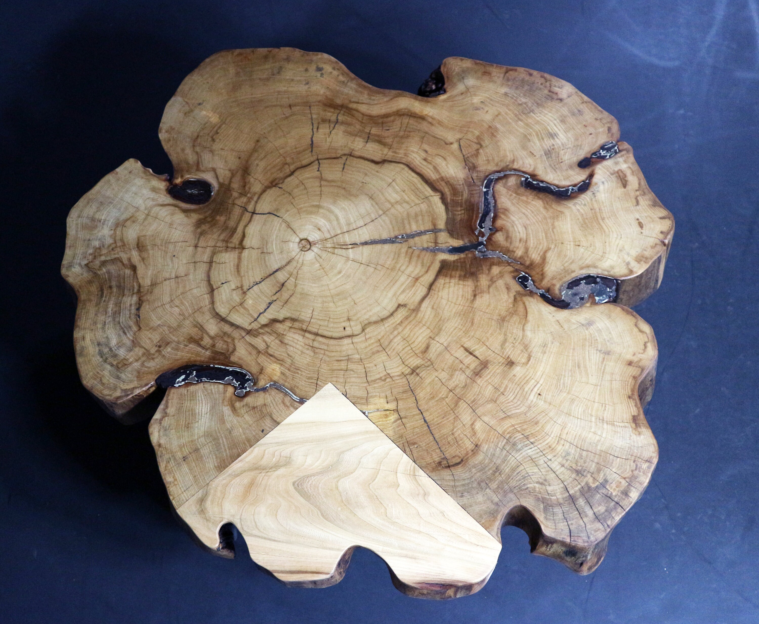 Table salon disque en orme massif