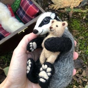 Little Badger OOAK, Needle Felted Sleeping Badger, Badger in an Enchanted Box, Woodland Animal, Fairytale toy, Sweet Dreams, Ecofriendly toy image 7