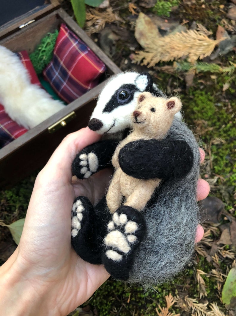 Little Badger OOAK, Needle Felted Sleeping Badger, Badger in an Enchanted Box, Woodland Animal, Fairytale toy, Sweet Dreams, Ecofriendly toy image 7