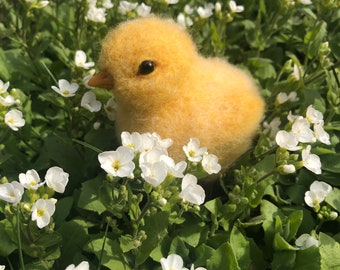 Needle felted chick/ Fibre craft Chick/ OOAK Chick/fuzzy Chick/Easter Chick/Baby Chick/Yellow Chick/Fibre art Chick/ Easter photo props