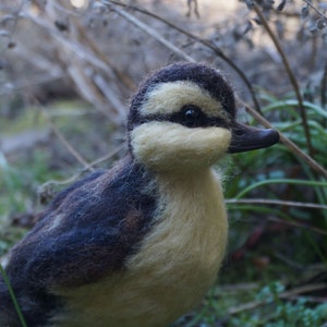 Needle felted Duckling, Fibre craft Duckling, OOAK duckling, fuzzy Duckling, Easter Duckling, Little Duck, Yellow Duckling