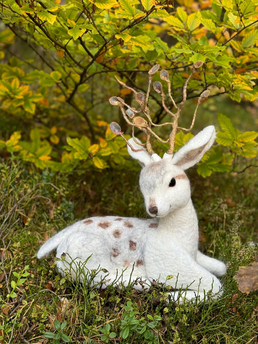 白い冬の子鹿、OOAK の赤ちゃん鹿、森の保育園、森の動物、女の子への 