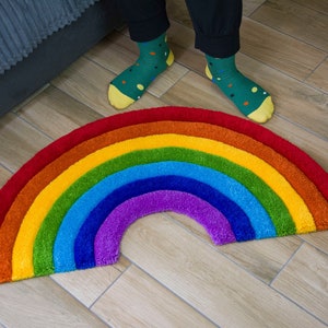 Handmade Rainbow Rug, Hand Tufted Rug, Colorful Home Decor, Birthday Gift, Rainbow Shaped Rug, Rainbow Home Decor
