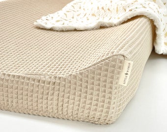 Jolie housse en coton gaufré  large- BEIGE   pour matelas à langer standard  32 x 17