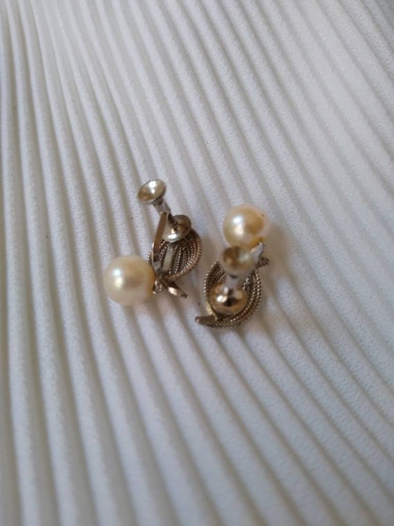 Vintage Sterling Leaf and Pearl Screw Back Earrin… - image 3