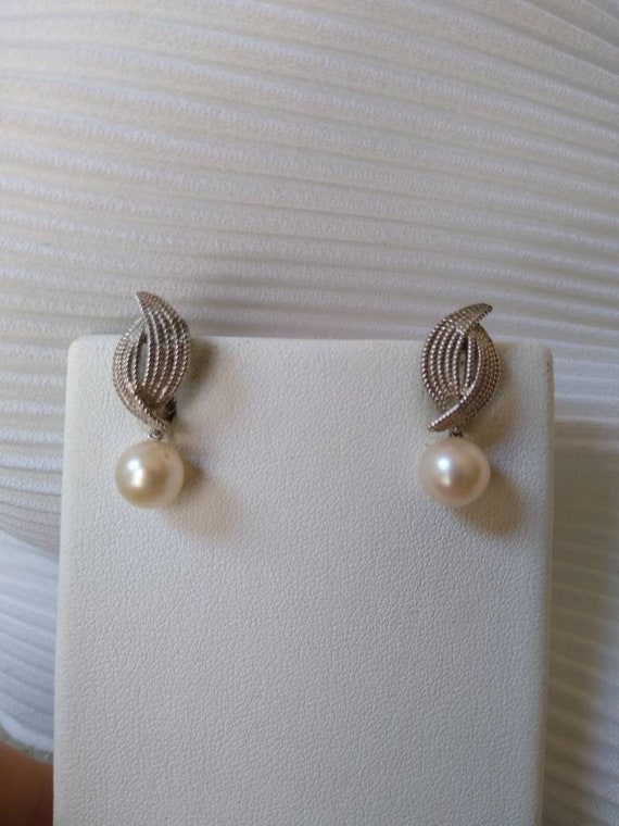 Vintage Sterling Leaf and Pearl Screw Back Earrin… - image 1