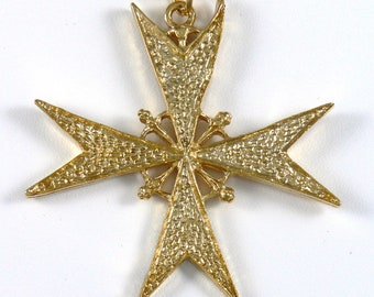 Stunning 18 carat gold plated Cross of a Knight of Malta