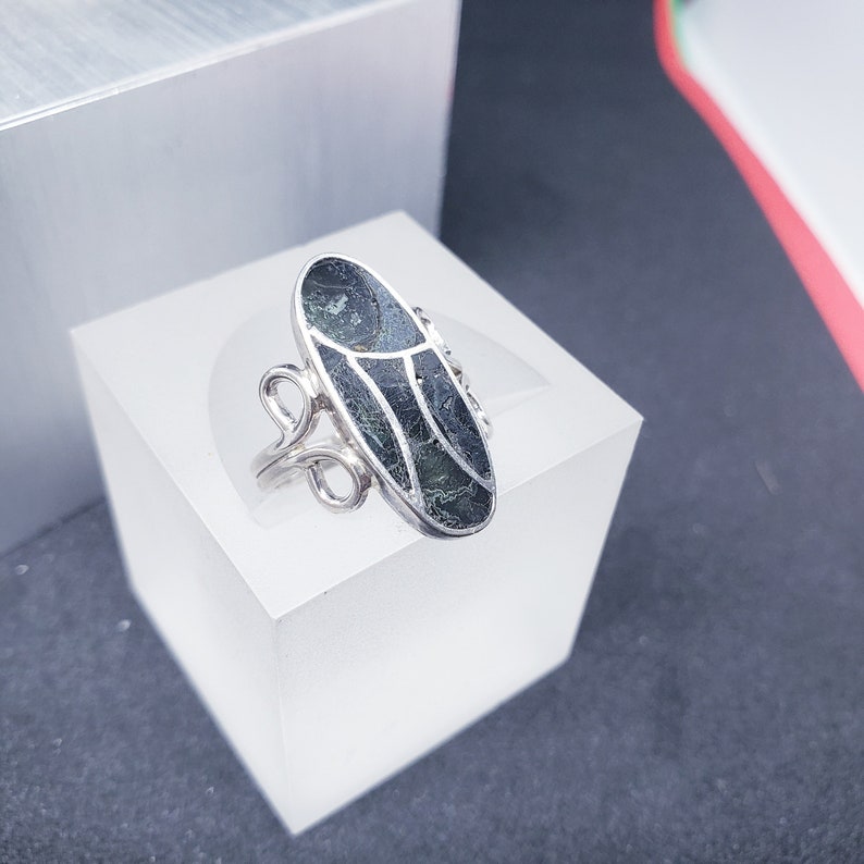 Swirl Shank Sterling Silver Oval Black Onyx Chunk Fashion Ring