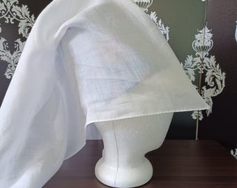 Christine&#39;s hennin with veil