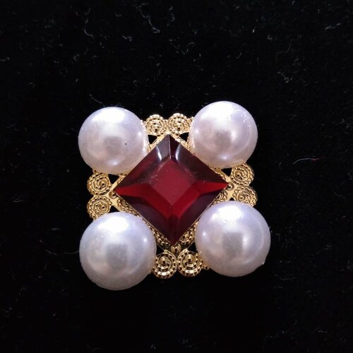 Elizabethan Ouches Gold Red and Large Pearl - Etsy