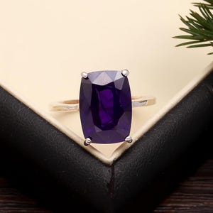 Ceylon Blue Sapphire Ring Blue Sapphire Cushion Ring September Birthstone Ring Statement Ring Blue Wedding Ring Minimalist Silver Ring