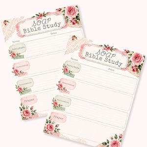 Op de afbeelding: Twee bloemrijke SOAP Bijbelstudie vellen. De vellen hebben een vintage design met roze rozen, kant en de woorden "SOAP Bible Study". Elk vel heeft secties voor Schrift, Observatie, Toepassing en Gebed.