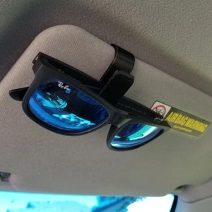 Sunglasses Holder for Car Sun Visor, Magnetic Leather Eyeglass Hanger Clip  for Car Sun Visor Universal Car Visor Accessories Magnetic Glasses Mount  Holder(Black, Ticket Card Cilp) 