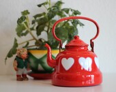 Vintage Emo Celje Enamel Kettle - Heart Spray Stencil Made in Yugoslavia - Red White - Retro home Decor - Rustic Enamelware