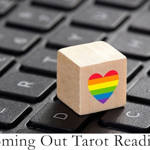 Coming Out Tarot Legung. Aus der Schrankwand treten Tarot oder Orakellegung. Psychische Lesung. Tarotkartenlegung. Wahrsagerin lesend.