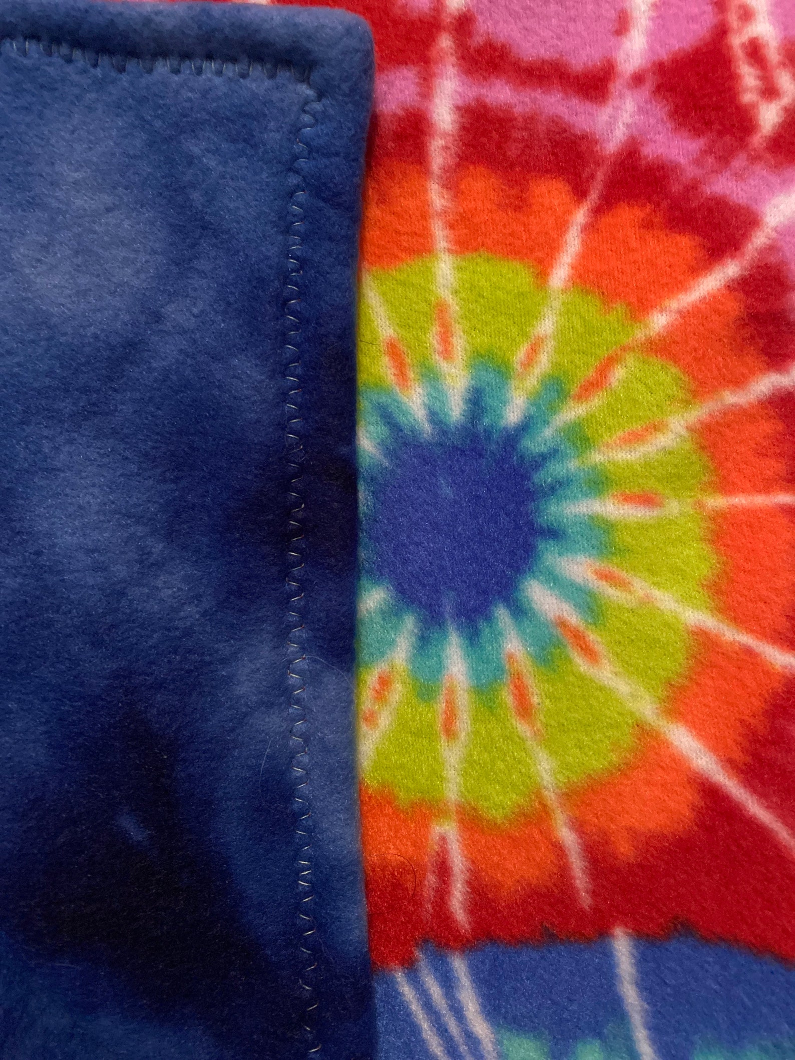 Super soft fleece Tye Dye blanket for your little one Bright Etsy.de