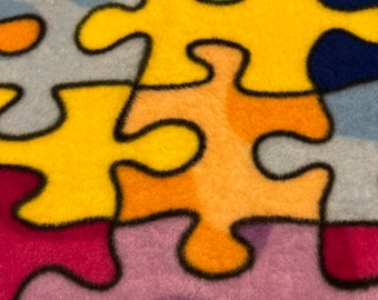 Polaire super douce en tissu pour autisme composé de pièces de puzzle pour égayer votre enfant ou votre adulte ! 52 x 60 po.