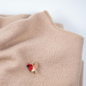 Handmade Seed Bead Robin Brooch: Bird Lover Pin