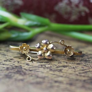 9ct Yellow Gold Flower Brooch