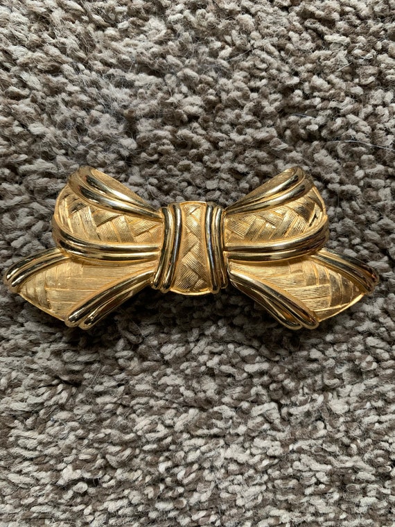 Vintage Douglas Paquette Bow Belt Buckle