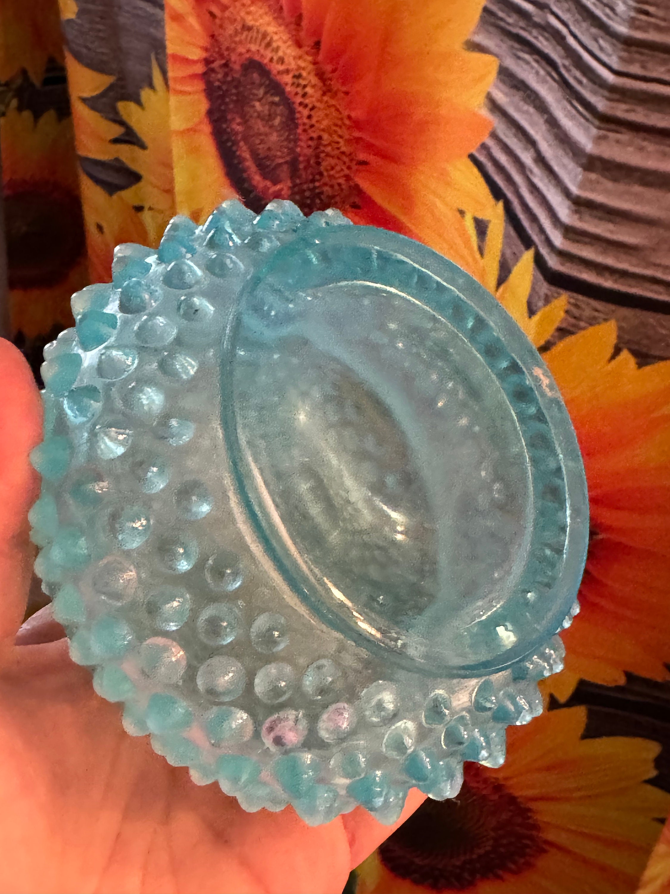 1940年代のヴィンテージ フェントンブルー オパールセント ホブネイル