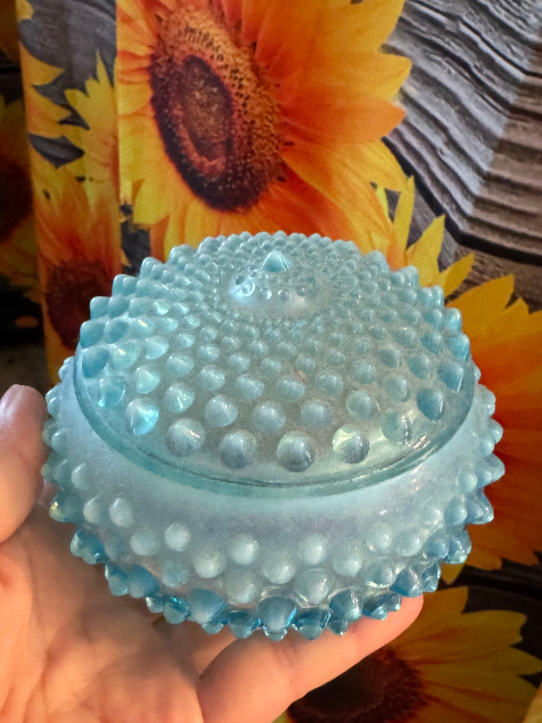 1940年代のヴィンテージ フェントンブルー オパールセント ホブネイル