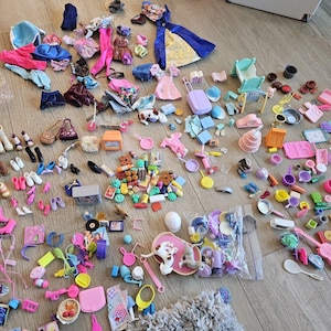 Huge Lot Of Hundreds Of Food Clothes Accessories House Items