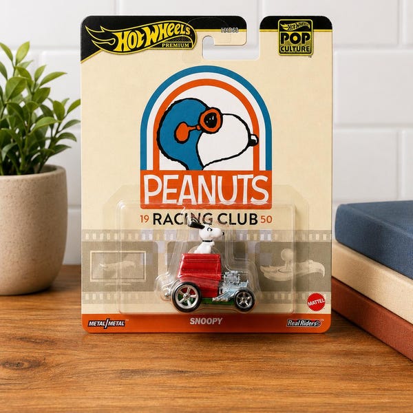 Hot Wheels Peanuts Snoopy Racing Club Car – Pop Culture Series Die Cast Toy