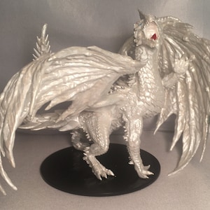 White Dragon Painted DnD Miniature/Ancient White Dragon/Gargantuan/DnD Miniature/Dragon D&D Hand Painted Mini/Painted Miniature