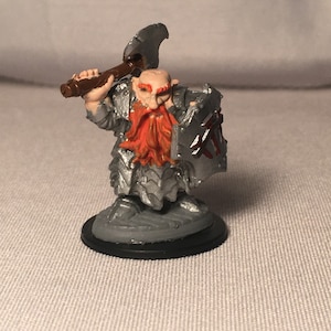 Zwerg Paladin bemalt DnD Miniatur/Zwerg Kämpfer DnD handbemalt Mini/Zwerg Kämpfer bemalt Miniatur/Zwerg Kleriker
