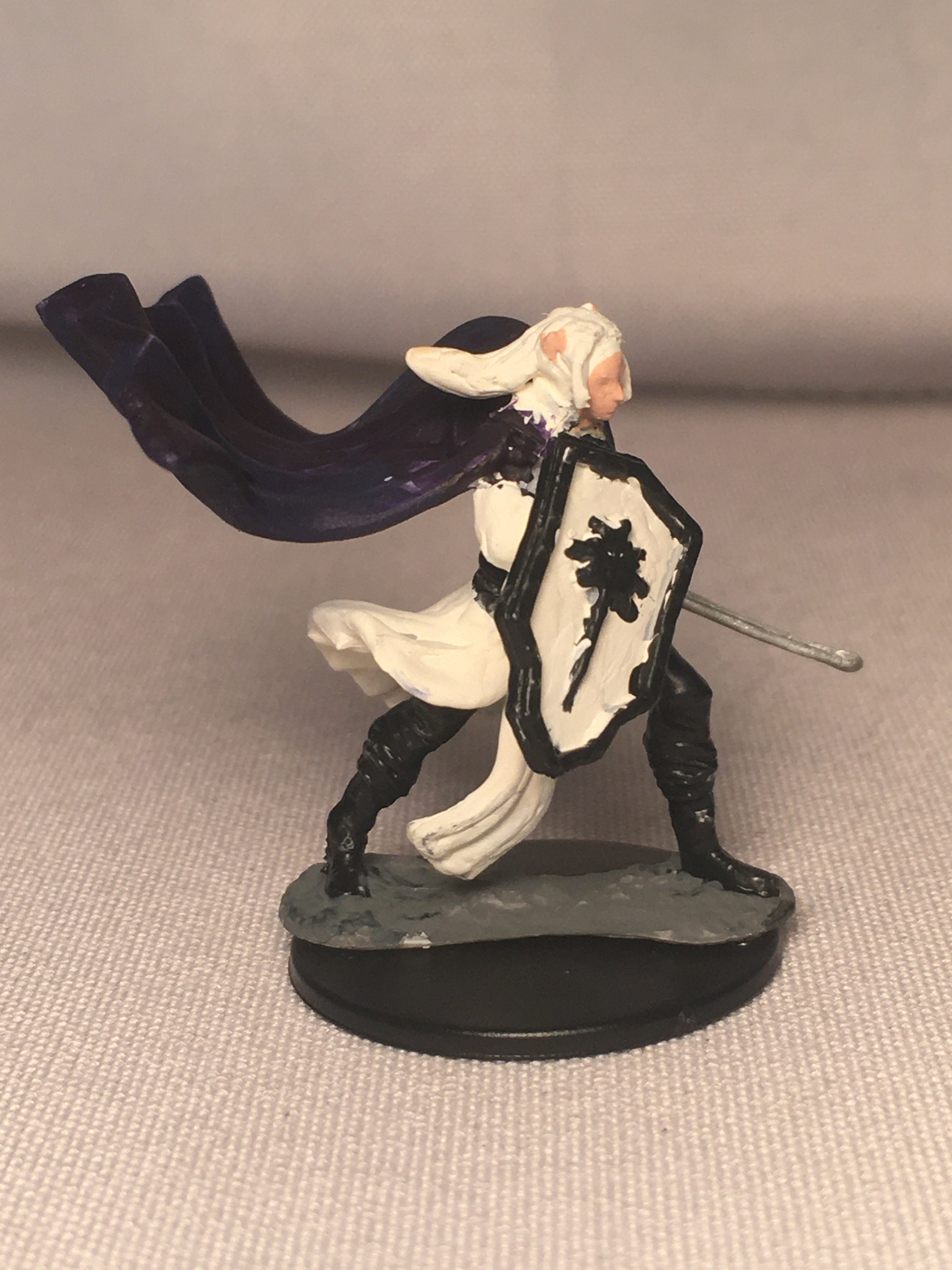 REAPER Miniatur ‚Talnyth‘ – Weibliche Elfen-Barbarin, 25 Mm Heldenmaßstab, Unlackiert Zum Selbstbemalen