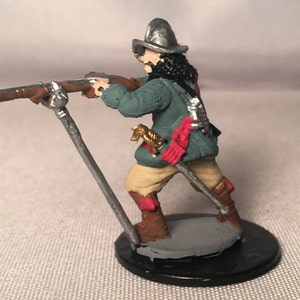 Fighter Gunner Painted DnD Miniature/Musket/Gun D&D Hand Painted Mini/Firearms/Pistol/Arquebus/Matchlock/Harquebus/Hand Cannon/Musketeer
