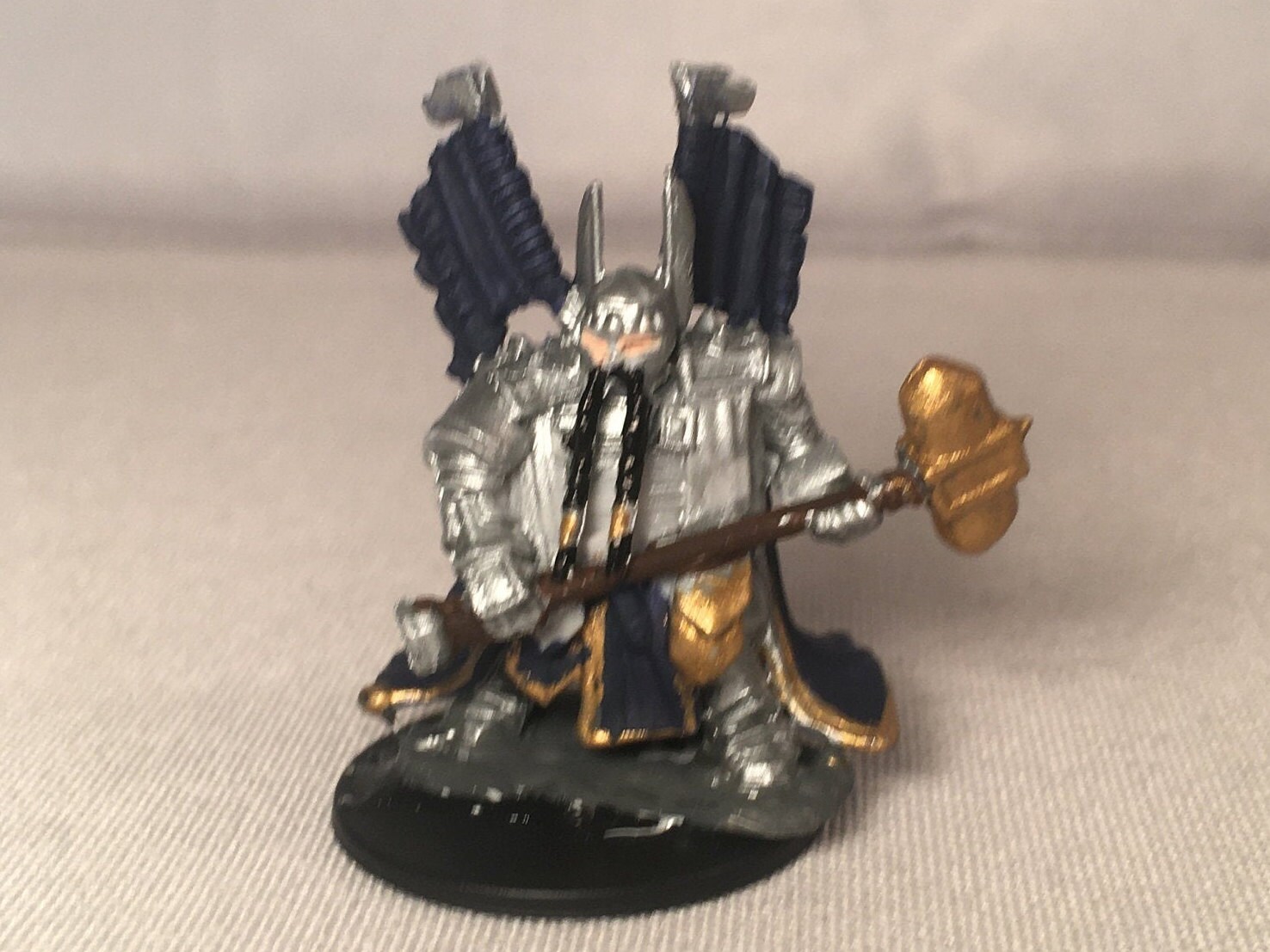 d&d dwarf paladin miniature