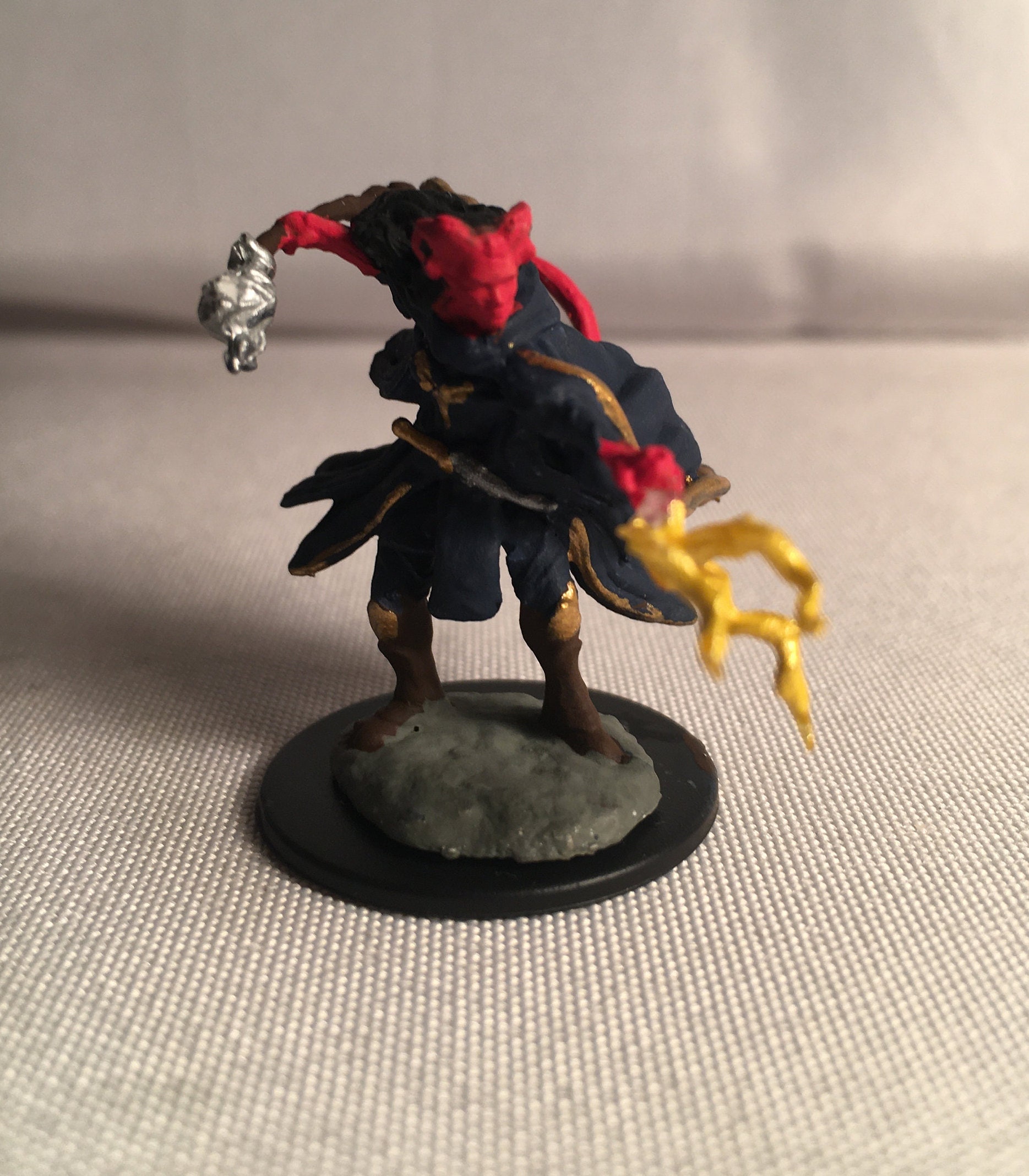 d&d tiefling sorcerer miniature