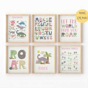 Set van 6 gepersonaliseerde meisjes roze dinosaurus posters, alfabet print, dinosaurus grafiek print, dinosaurus slaapkamer decor, speelkamer prints, baby cadeau