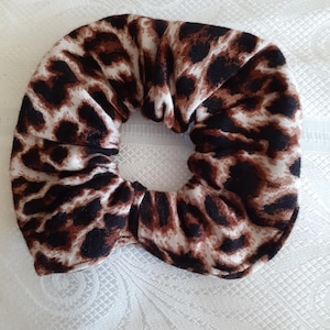 Recycled leopard fabric scrunchie - hair accessory made in France - fabric scrunchie - scrunchie made in France, ecological