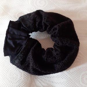 Scrunchie in recycled black floral fabric - scrunchie manufacturing - hair accessory - Made in FRANCE - ecology