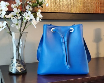 Sac seau Bethany PDF Patron de couture Sac à main Sac fourre-tout Hobo Cordon Faux cuir Vinyle Sac à main moderne Sac à bandoulière Designer moderne