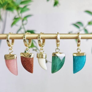 Mini Creole Jungle - small creole natural stone, huggie, hoop earrings, horn