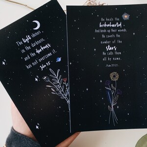 Conjunto de postales / Tarjeta de fe religiosa, tarjeta de la Escritura, arte dibujado a mano / Space Stars Moon Galaxy postal con verso bíblico / Planetas de decoración del hogar
