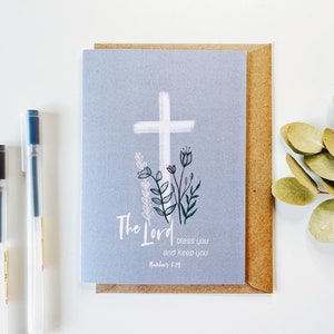 Der Herr segne dich und bewahre dich auf. Zahlen 6:24 | Blumen und das Kreuz Jesu Christi | Religiöse christlich-katholische, Bibelvers Glaube Karte