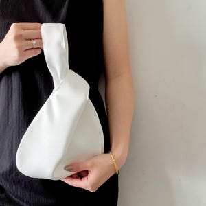 Handmade Ivory white satin knot bag, white evening bag, dinner bag, wedding bag, bridesmaid bag, Japanese knot bag, minimalist Clutch Purse