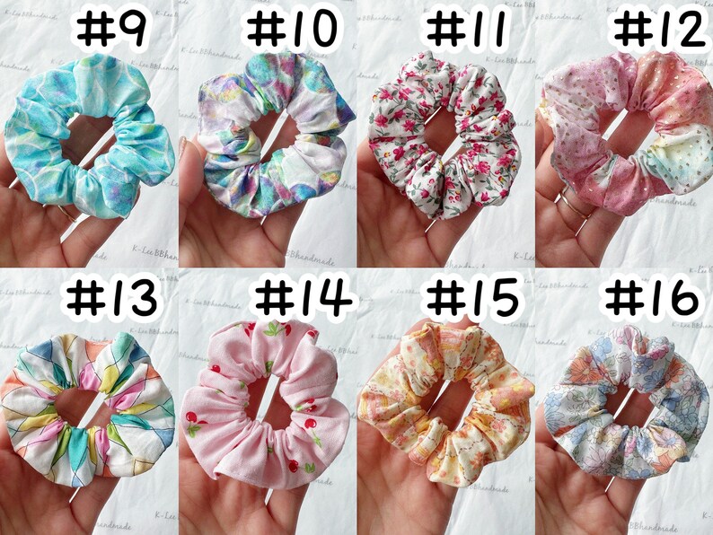 K&ouml;nnte beinhalten: Ein Set mit 10 bunten Haargummis mit verschiedenen floralen und geometrischen Mustern. Die Haargummis sind aus Stoff und eignen sich perfekt zum Festhalten von Haaren.