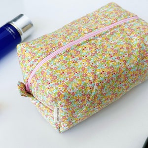 Large quilted makeup bag, cosmetics zipper pouch, boxy zipper pouch, makeup bag, travel bag, makeup organiser, toiletry bag, yellow flower