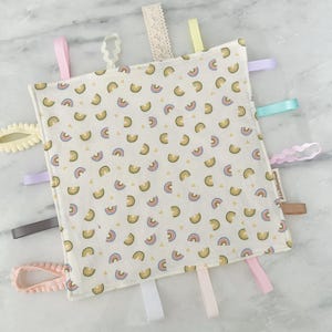 Rainbow baby tagged comforter, neutral baby minky tag toy, Taggy blanket, baby shower gift, baby comforter, taggies blanket, yellow taggies