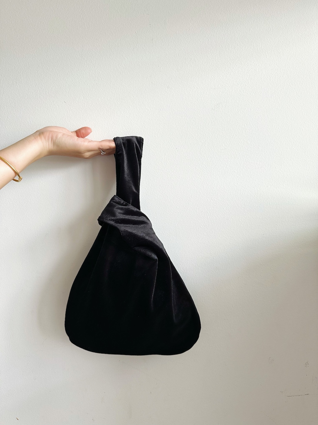 the virgins bijou velvet hand bag イニシャルK the virgins bijou velvet hand bag イニシャルK お歳暮 人気