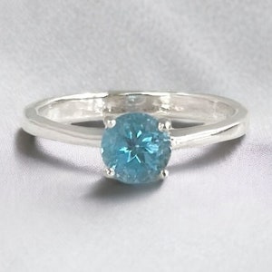 Natural Blue Topaz Sleek Ring - US 7.5 - Blue Topaz Ring - November Birthstone - Gemstone Ring - Engagement Ring - Sterling Silver Ring